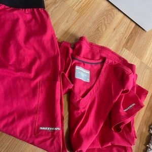Sketchers scrub set